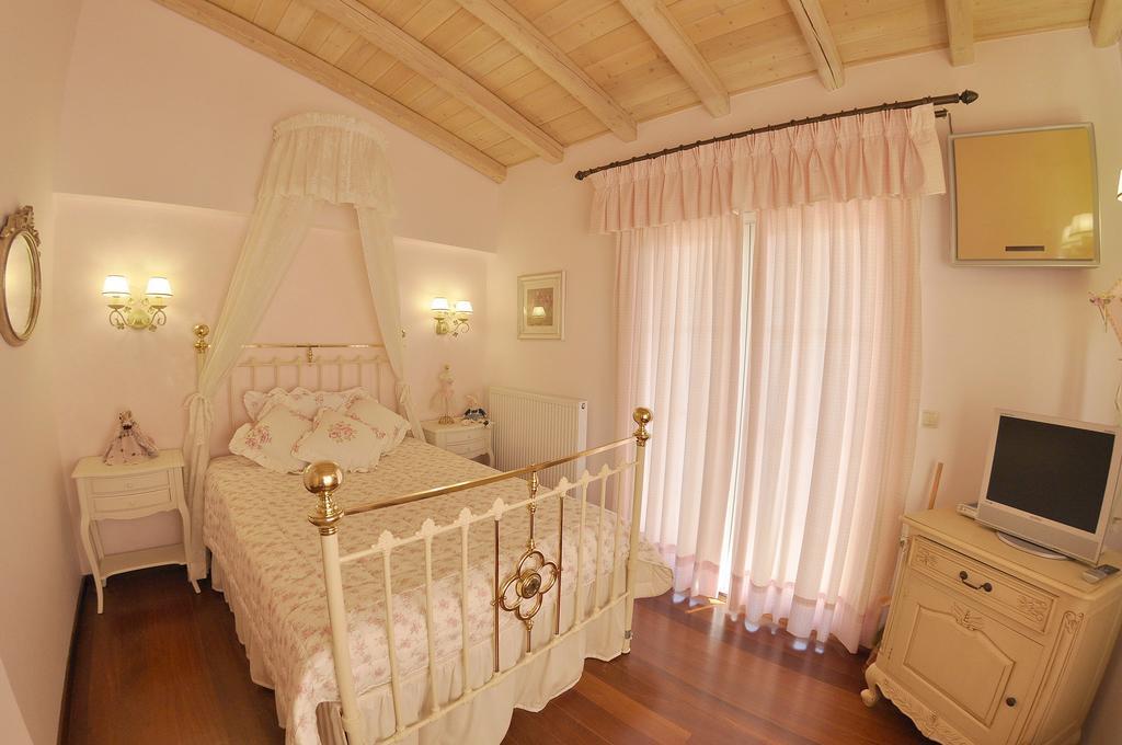 Villa Romantica Perama  Zimmer foto